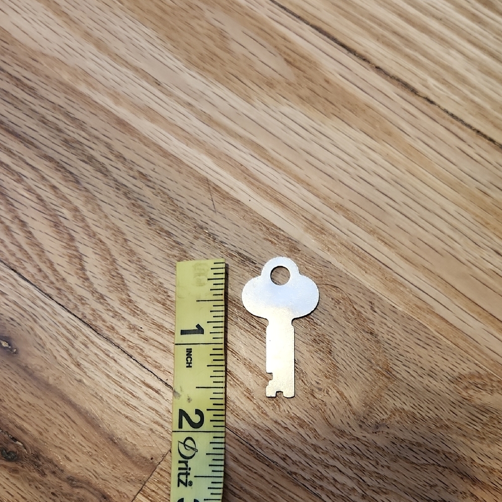 Silver Key Marked 5989